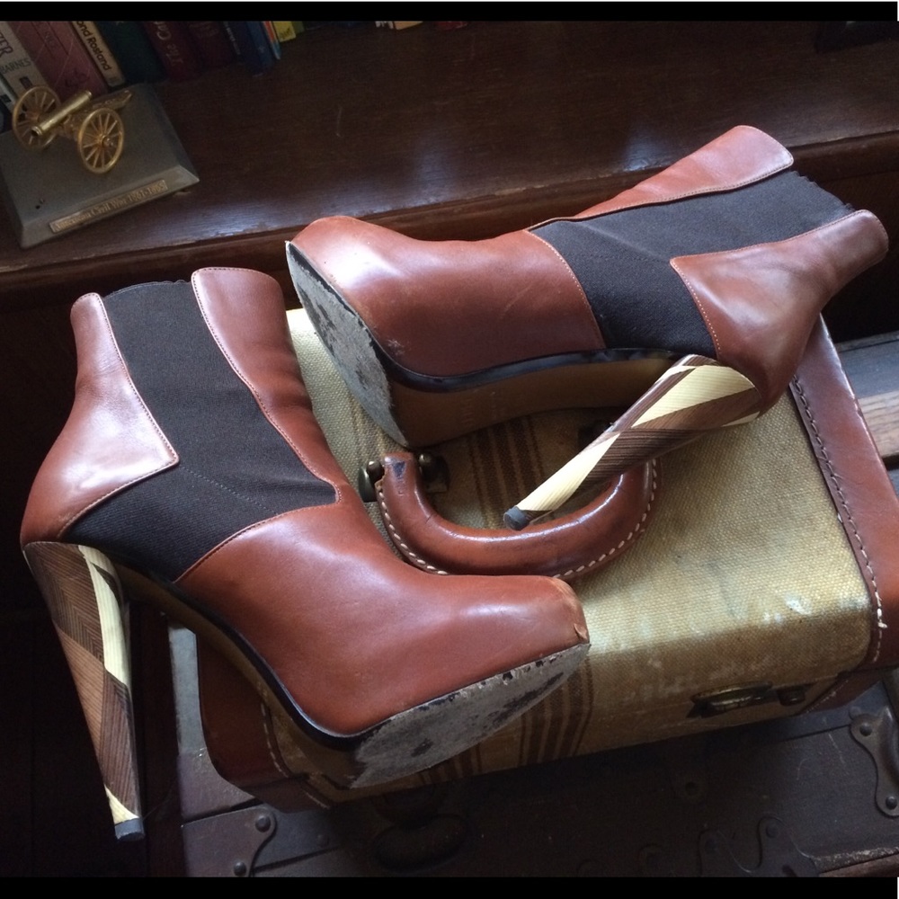 FENDI leather ankle boot + wooden stiletto heel